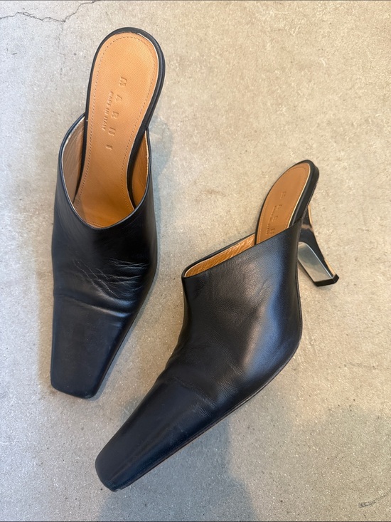 Marni Shoes - Marni black leather mules